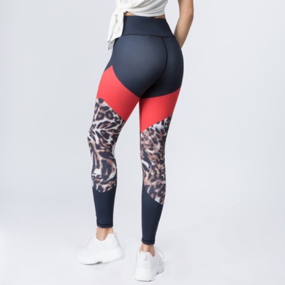 Workout tights - Picture 3 of 5